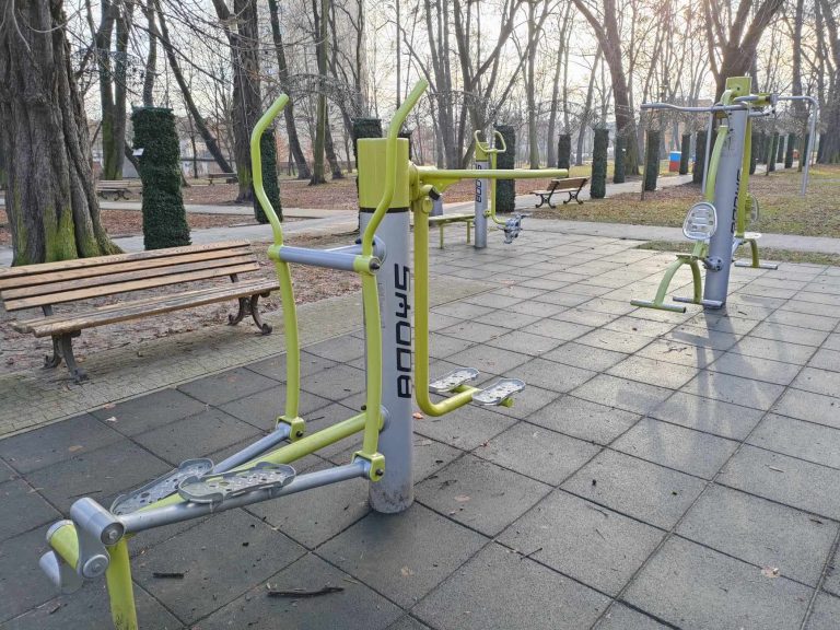Fot. materiały MZUK urządzenia siłowni pod chmurką