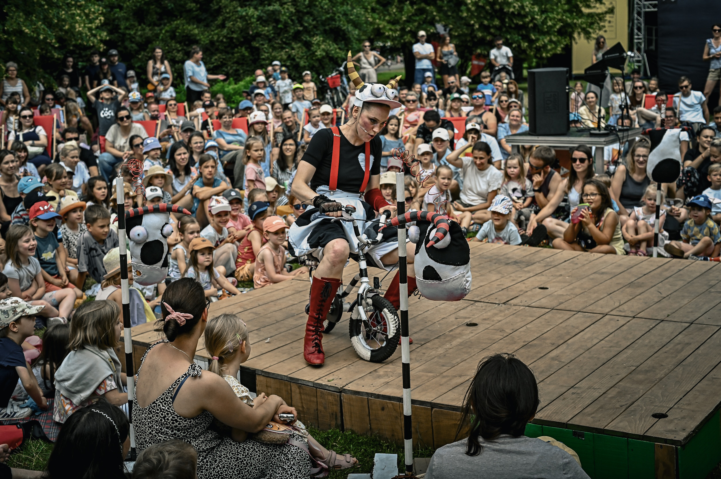 Fot. M. Buksa/ UM w Gliwicach Dzieci oglądające spektakl "Mama Mu"