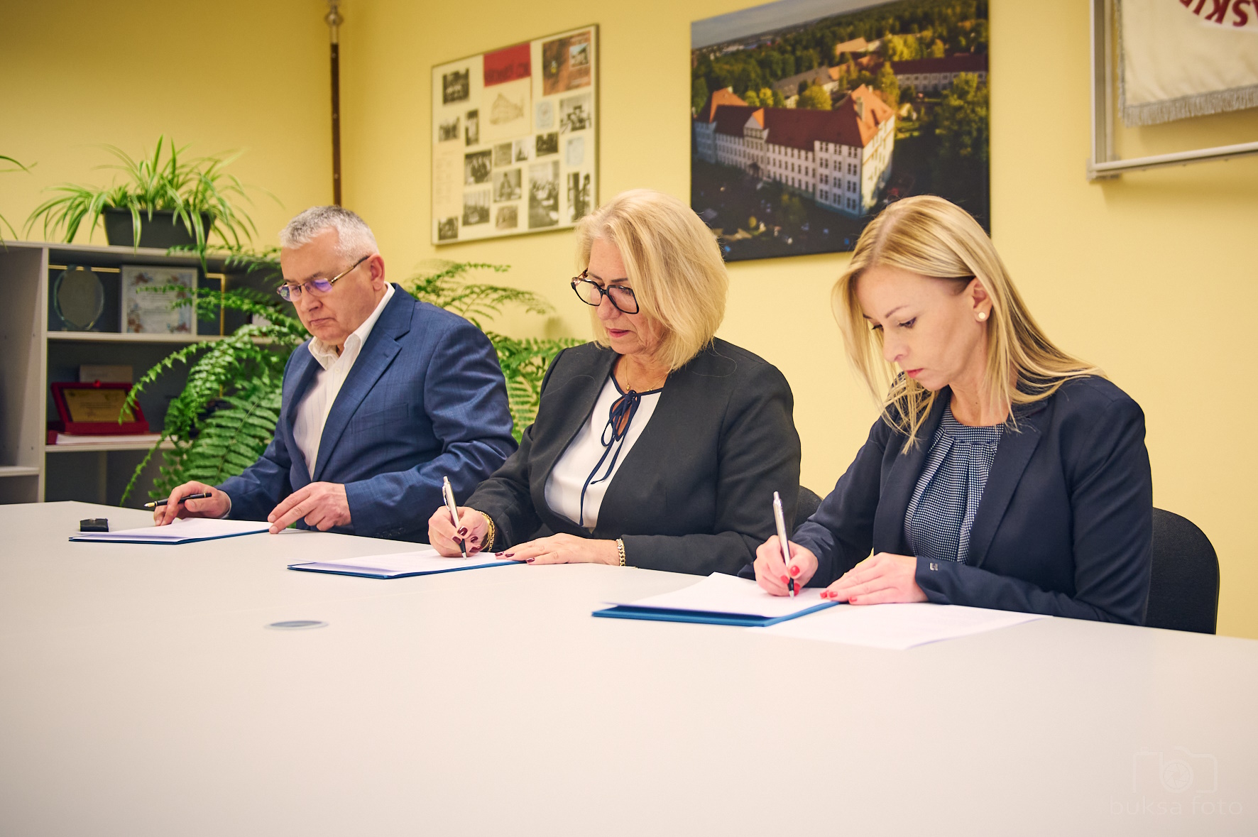 Fot. M. Buksa/ UM w Gliwicach Strony podpisujące porozumienie