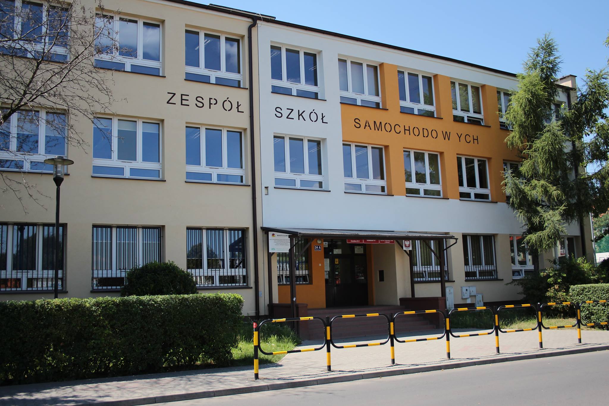 Technikum nr 7 w Zespole Szkół Samochodowych im. Gen. Stefana Roweckiego "Grota"