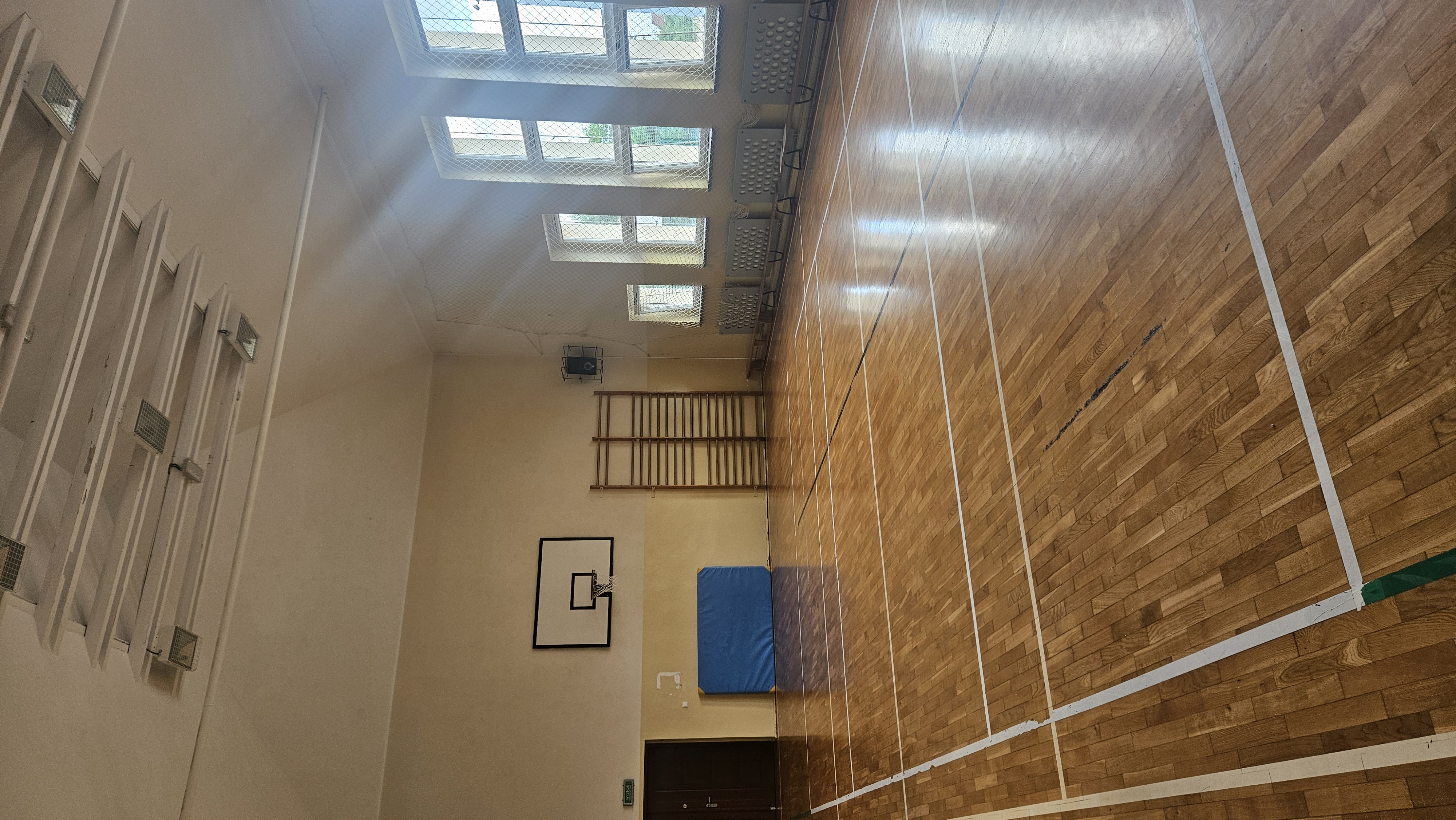 Sala gimnastyczna przy ZSP nr 17