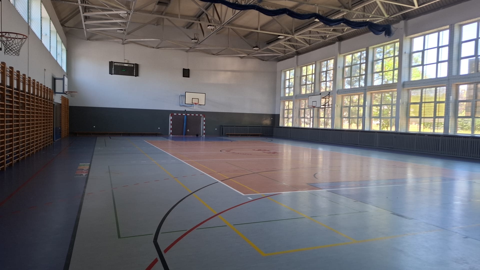 Sala gimnastyczna przy ZSP nr 4