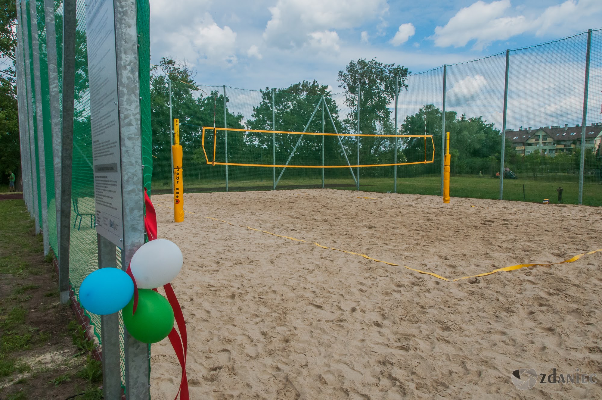 Otwarcie boiska do siatkówki plażowej w Zespole Szkół Łączności w Gliwicach