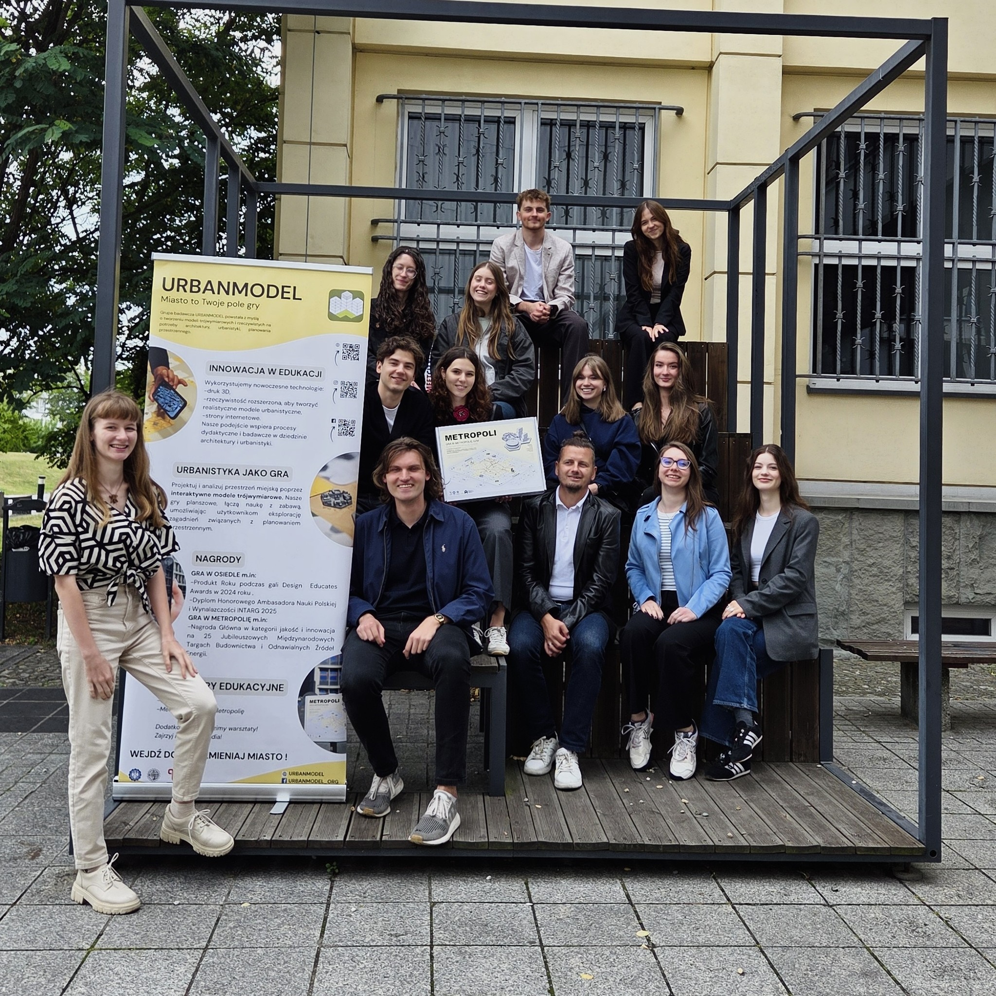 Zdjęcie grupowe autorów gry