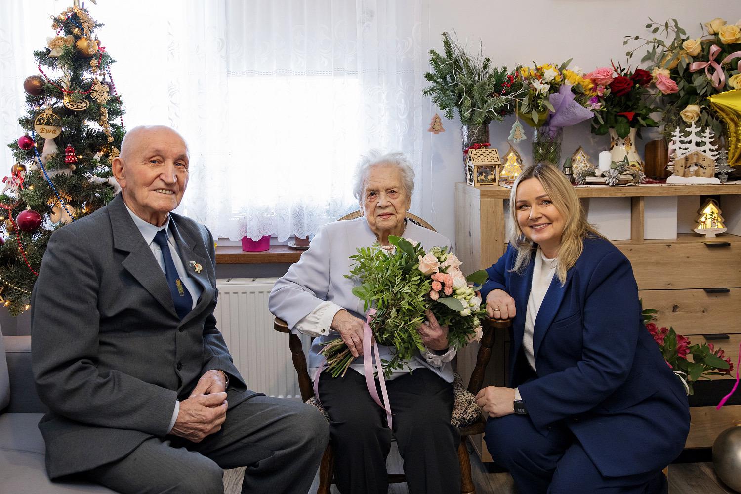 Halina Guca z prezydent Gliwi i prezesem gliwickiego oddziału Związku Sybiraków