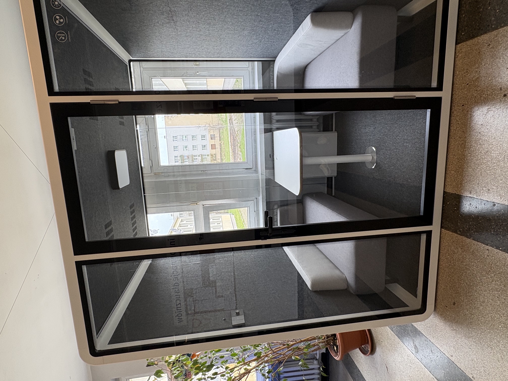 Kabina akustyczna z bliska