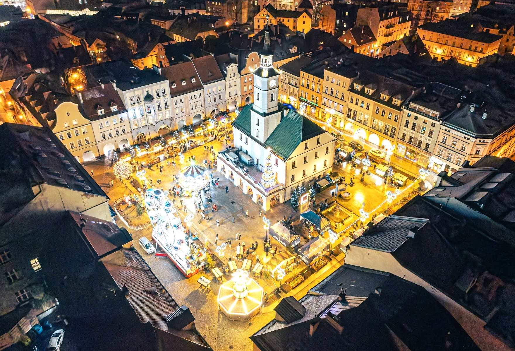 Oświetlony Rynek z góry