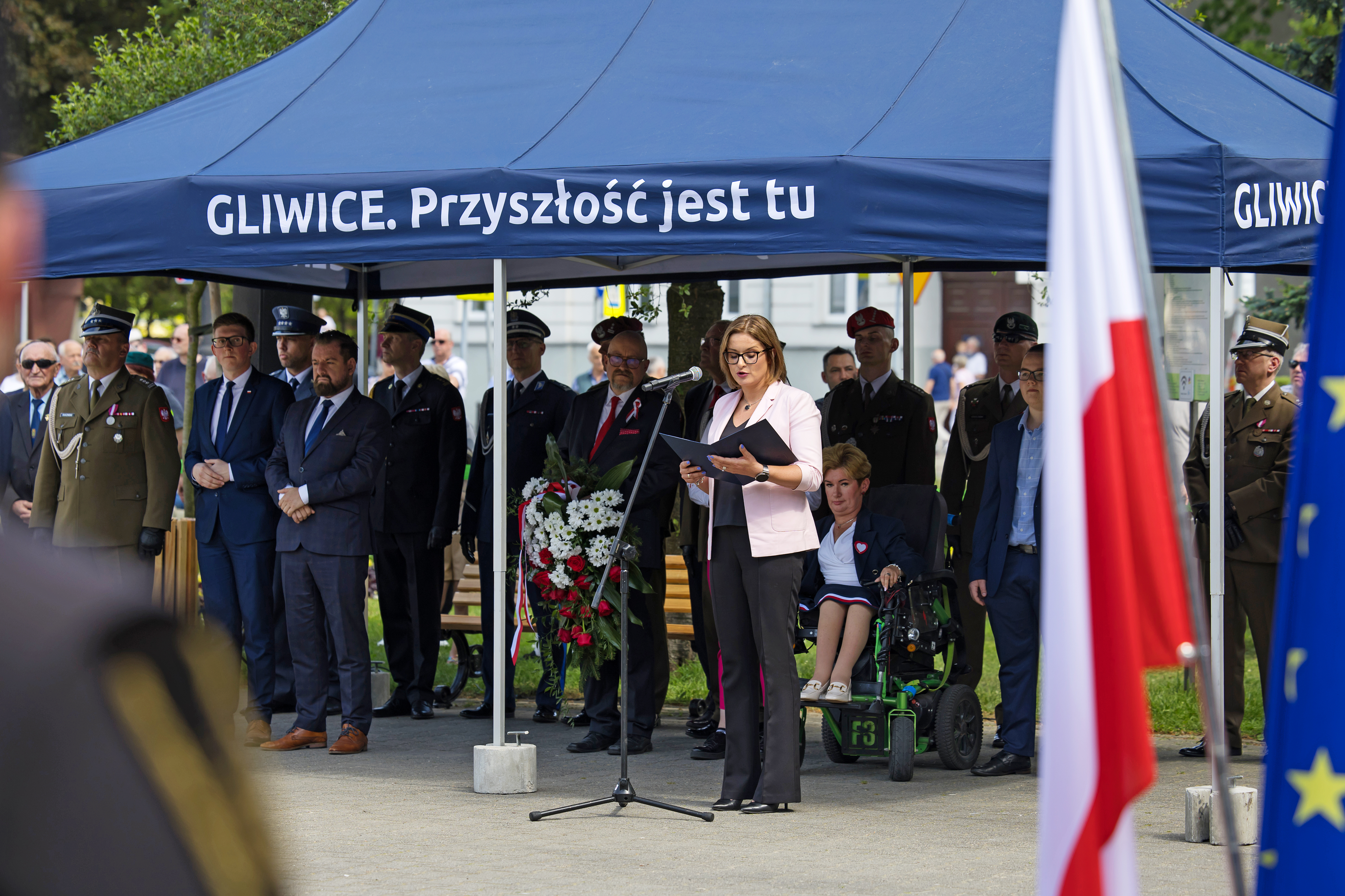 Przedstawiciele miasta i przemawiająca sekretarz Gliwic, Marta Tartanus-Oryszczak