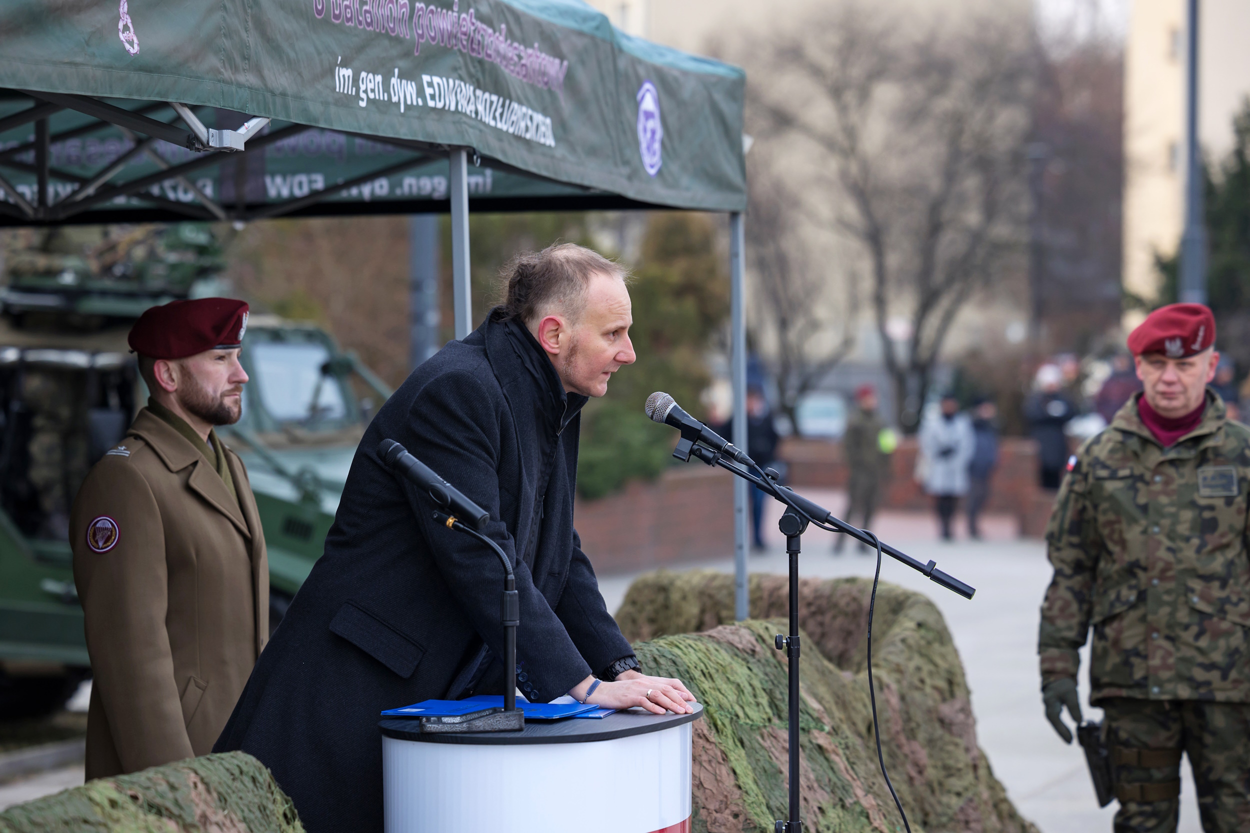 Fot. D. Nita-Garbiec/ UM w Gliwicach Zastępca prezydent Gliwic Łukasz Gorczyński przemawiający do zebranych