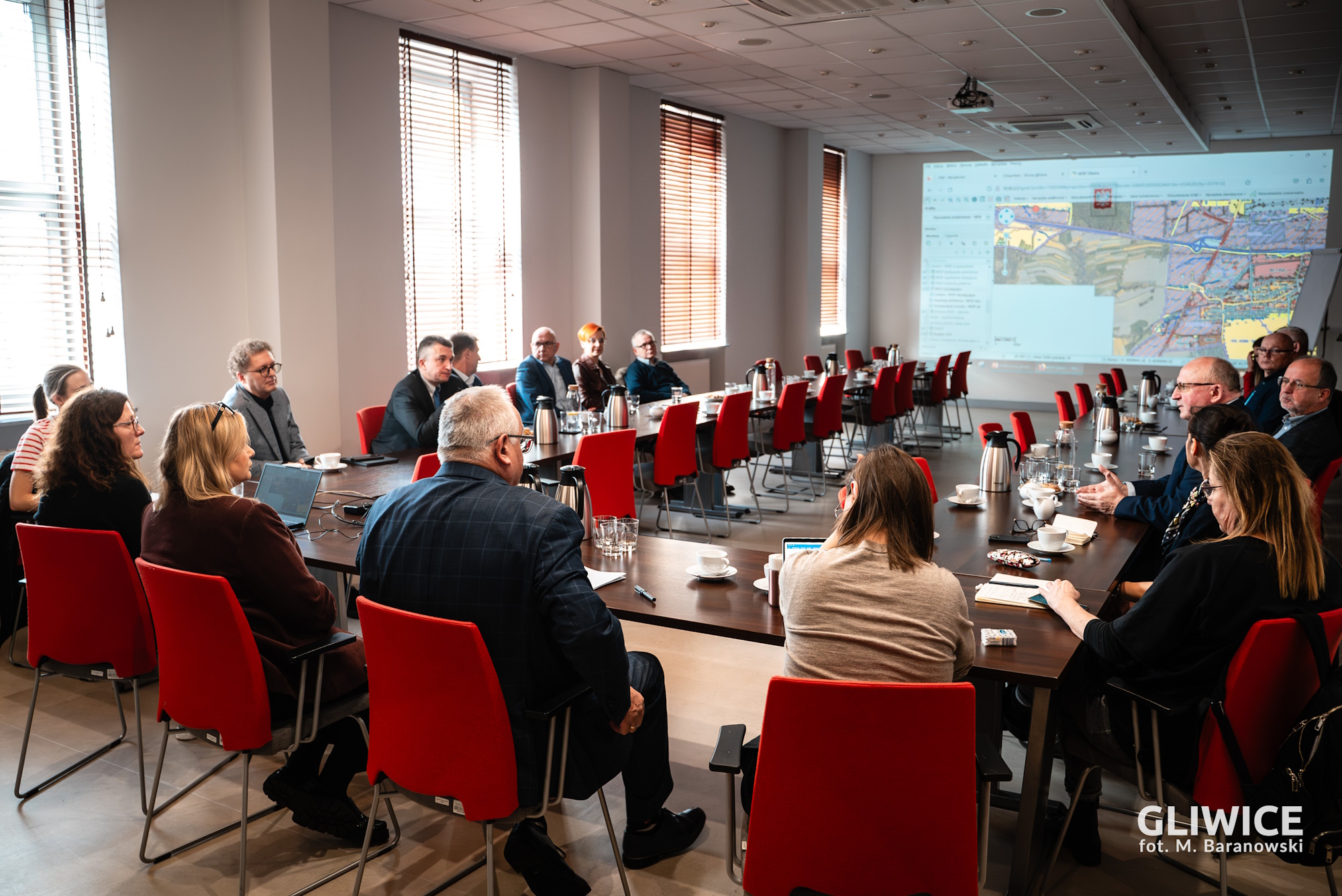 debata o terenach przemysłowych w mieście