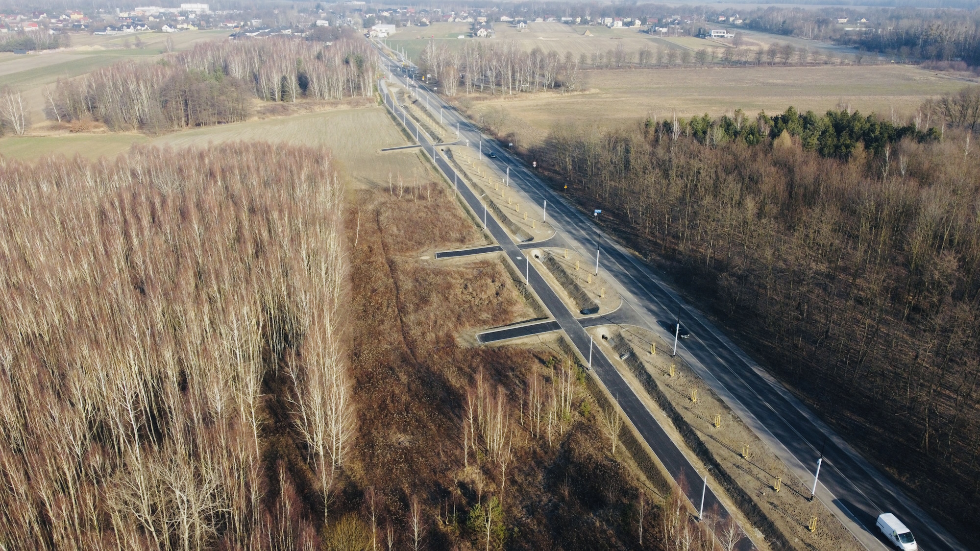 droga, trawniki, asfaltowa ścieżka, las