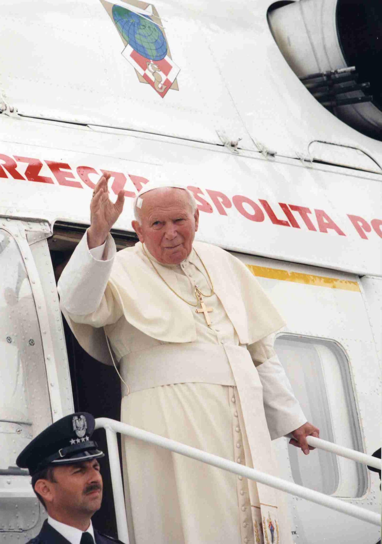 Jan Paweł II na lotnisku