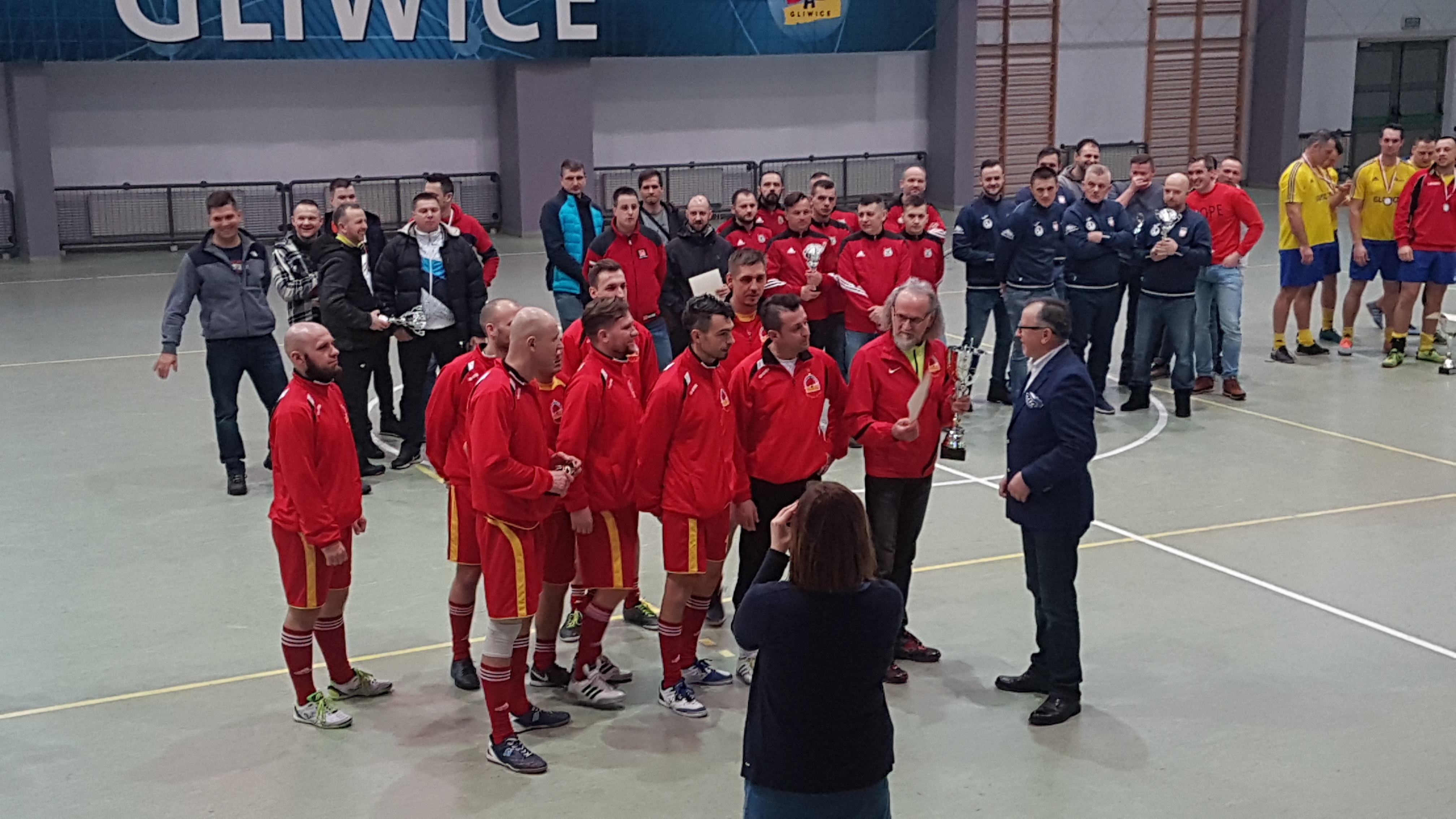 samorządowcy futsal rozdanie nagród