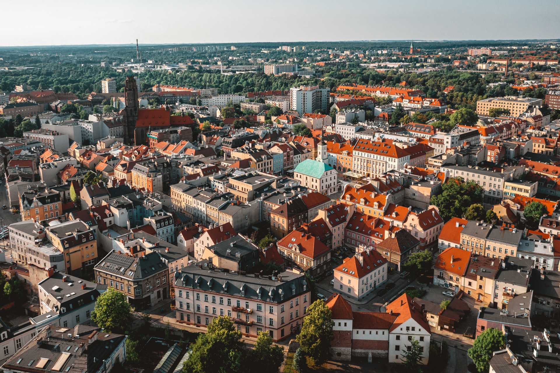 Dziewiętnaście pustych mieszkań w siedemnastu budynkach przejdzie remonty, które pozwolą ponownie przeznaczyć je na wynajem