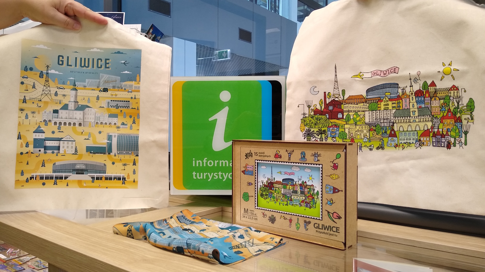 kolorowe torby i puzzle