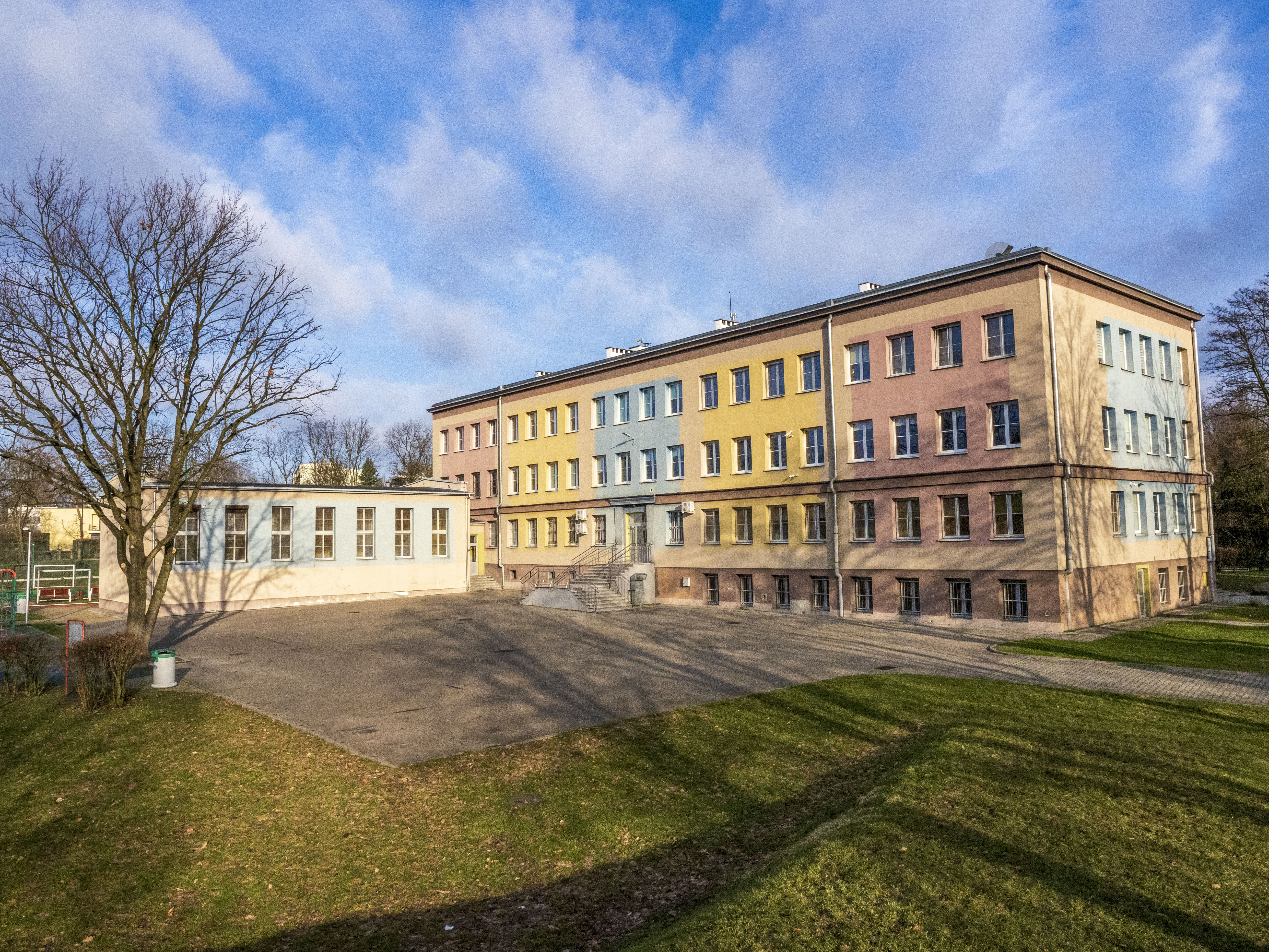 Szkoła przy ul. Ligonia