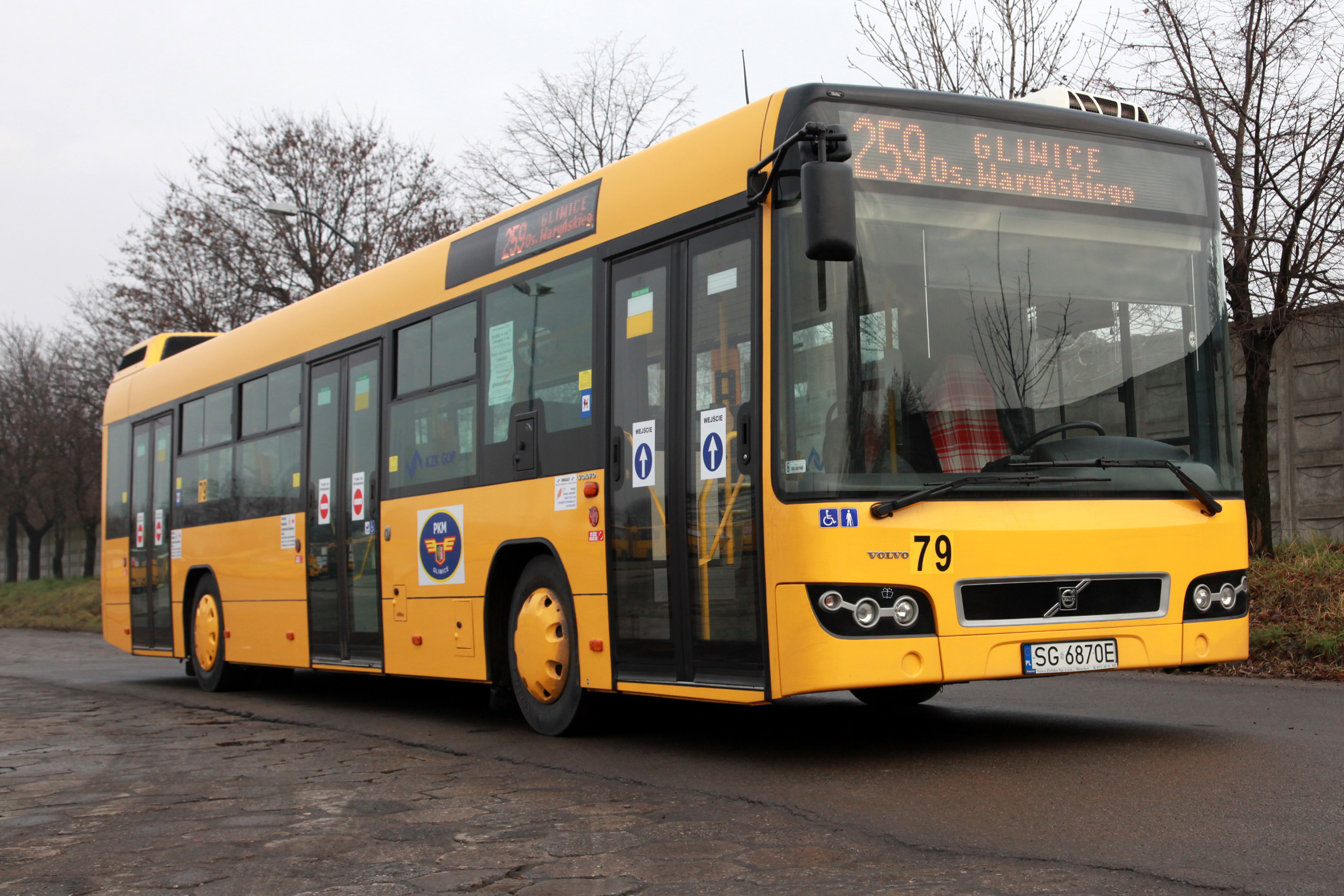 Drogowcy pracują, autobusy mają objazd