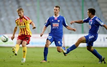 Mikołaje na stadionie. Przyjdź na mecz z Koroną