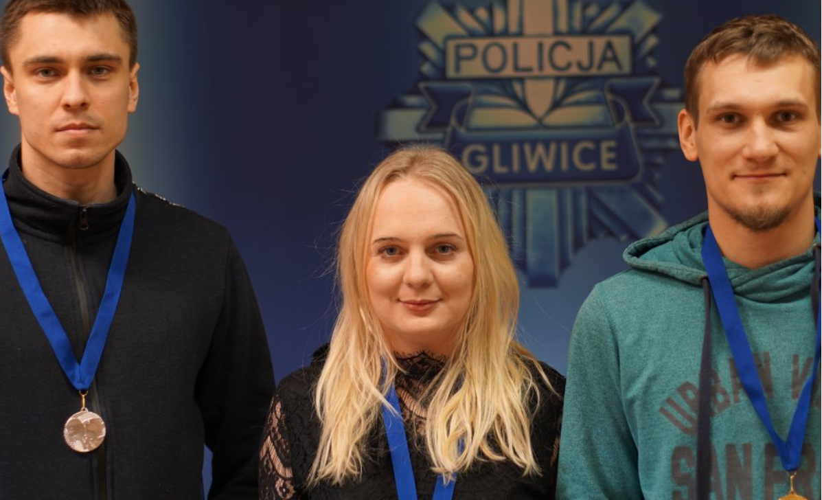 Gliwiccy policjanci z medalami w ping-pongu