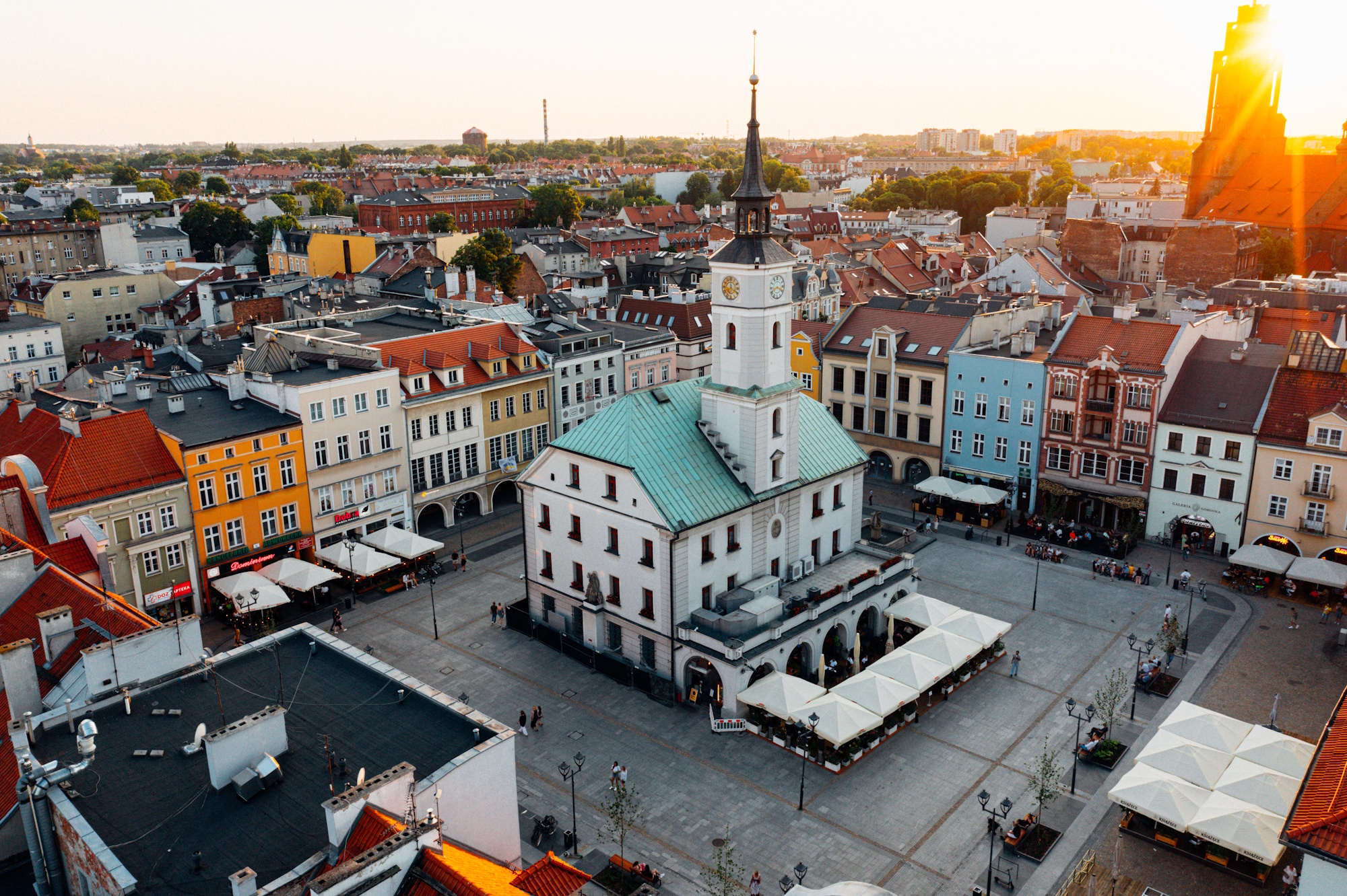 Między 6 a 25 – młoda sztuka przejmuje Stację Artystyczną Rynek. 12 kwietnia wernisaż